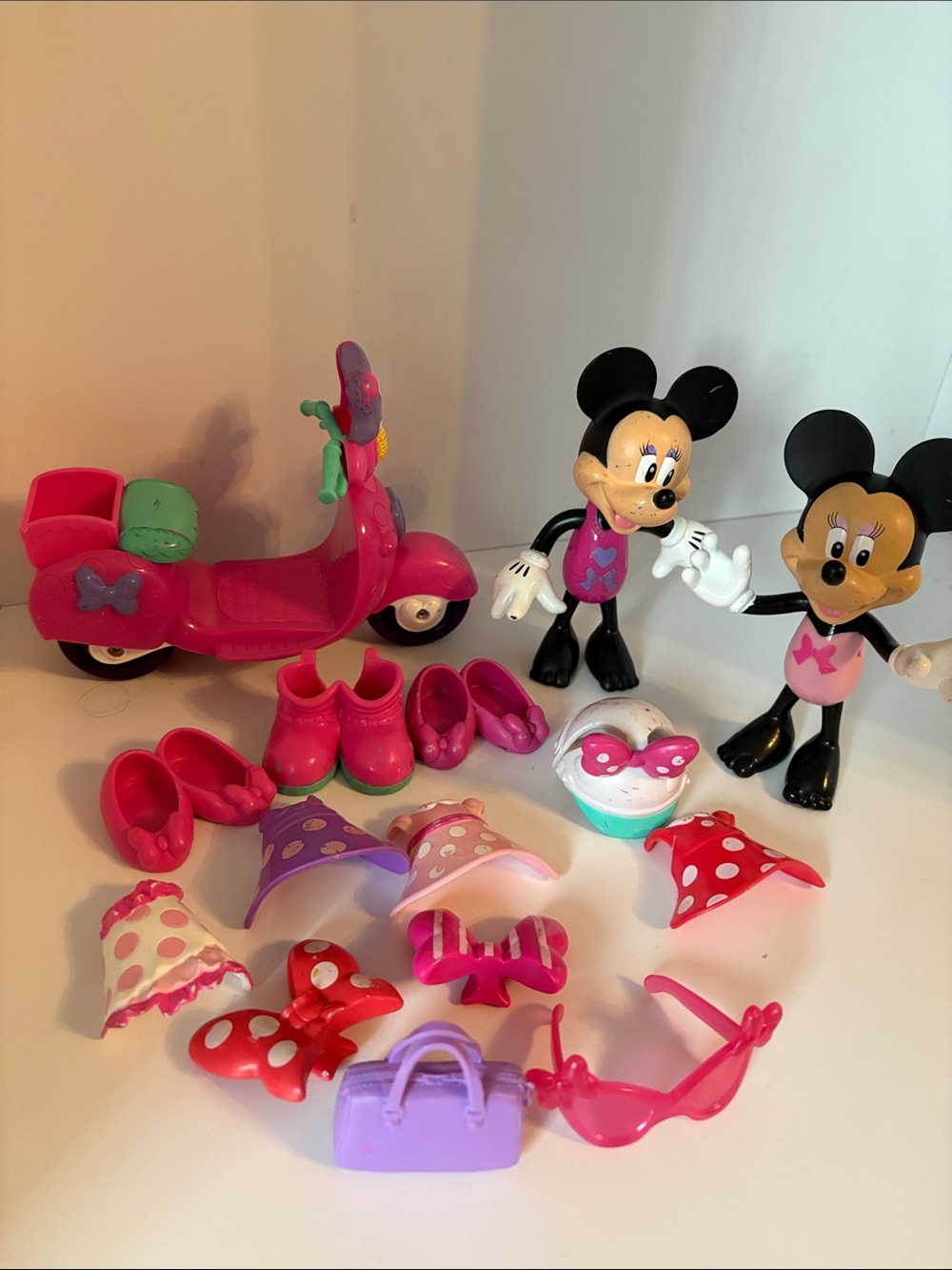 Disney Minnie Mouse Scooter & Dress Up Playset